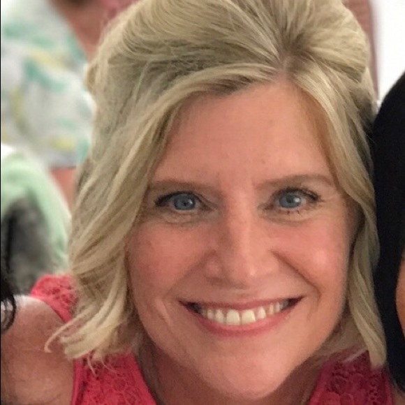 Meet your Posher, Lori - Picture 1 of 1